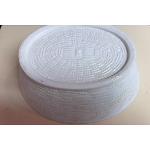 Vtg Mid Century Milk Glass Chicken on Basket Egg Holder - Picture 4 of 4